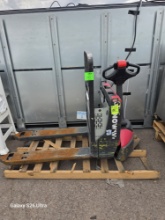 RAYMOND ELECTRIC PALLET JACK