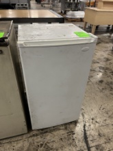 SANYO FREE STANDING REFRIGERATOR