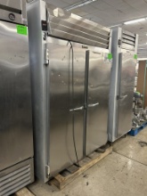 TRAULSEN STAINLESS STEEL 2 DOOR REACH-IN REFRIGERATOR