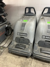 ADVANCE BU800 36 V, BATTERY-POWERED FLOOR BURNISHER