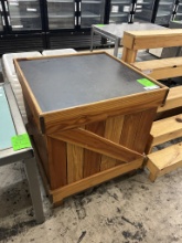30 X 30 PRODUCE DISPLAY TABLE