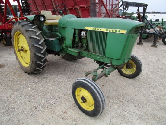 John Deere 3010