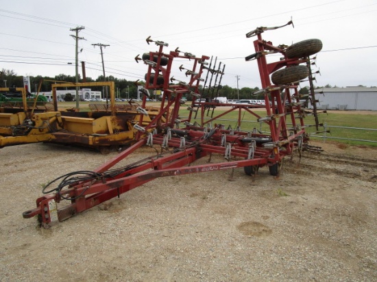 Wil-Rich 2800 Field Cultivator