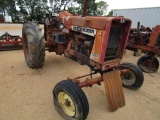 International Harvester 806 Tractor