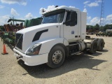 2004 Volvo Day Cab Truck Tractor