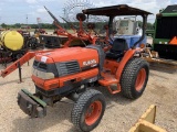 Kubota L2900 MFWD Tractor