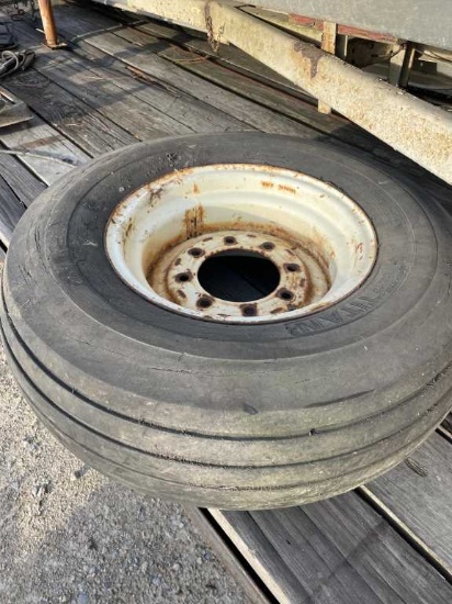 12.5L-16 Tire and Rim