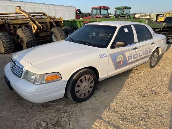 2011 Ford Crown Victoria Car