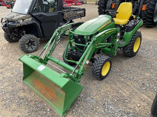 2018 John Deere 2025R Tractor