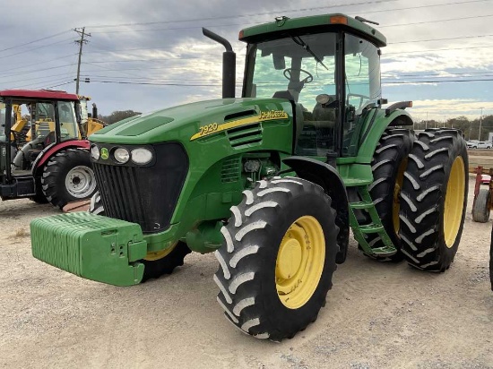 John Deere 7920 Tractor