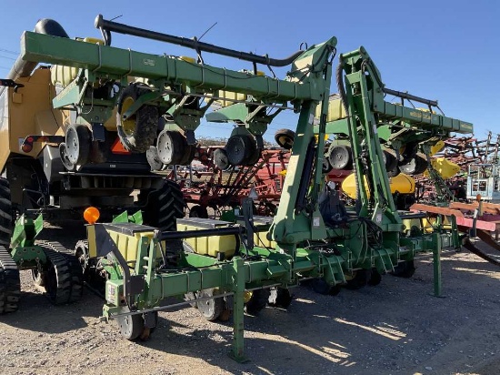 John Deere 1720 MaxEmerge XP Planter