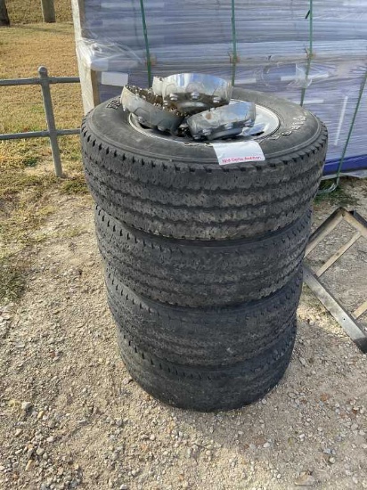 (4) 275/70R18 Tires and Rims