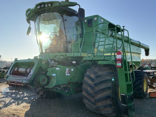 2014 John Deere S670 Combine
