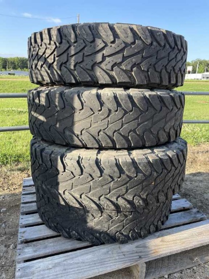 (4) Toyo Open Country M/T Tires