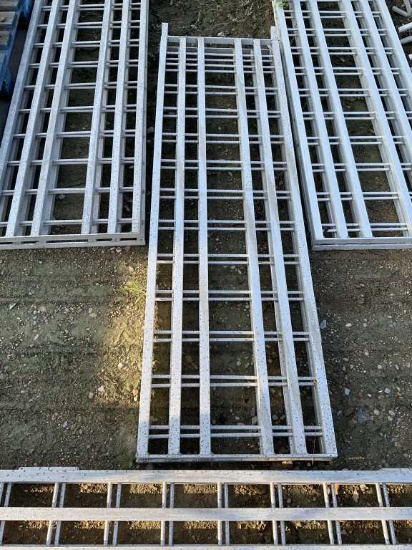 Bi-Folding Aluminum Ramps