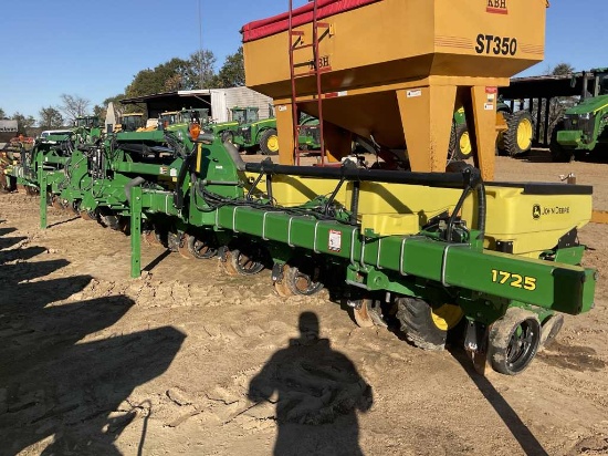 2019 John Deere 1725 Planter