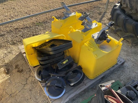 (4) JD Planter Units