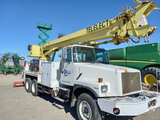 1996 Volvo Digger Derrick Truck