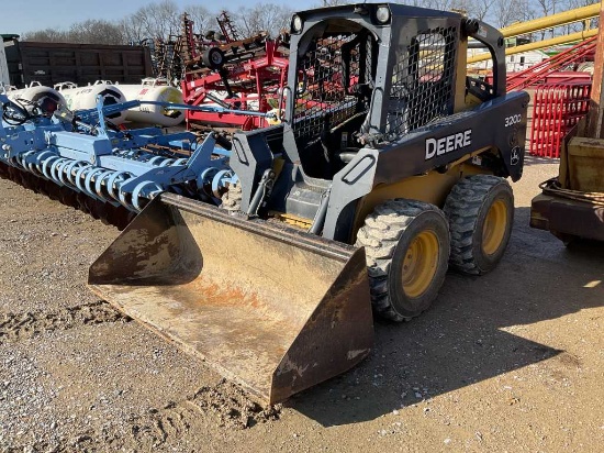 Deere 320D Skid Steer