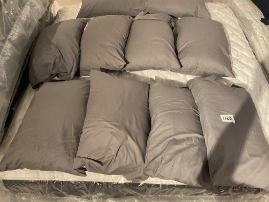 (4) pillows w/ gray covers