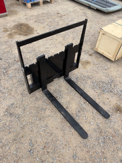 Top Plate With Forks For Mini Skid Steer-Located In Greenwood, Ms