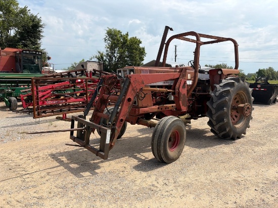 International 1566 Tractor w/ Loader