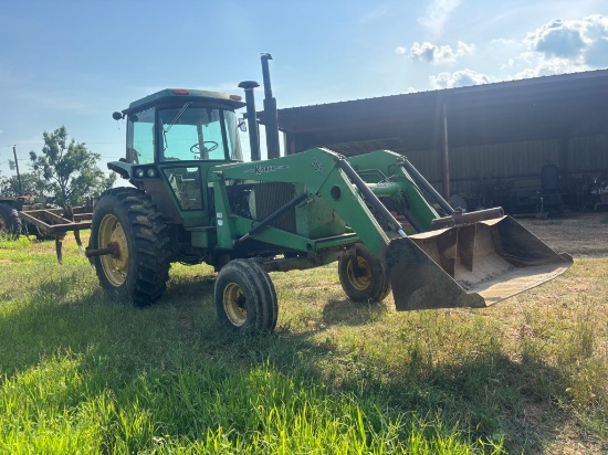 JOHN DEERE 4440 TRACTOR w/ KOYKER LOADER