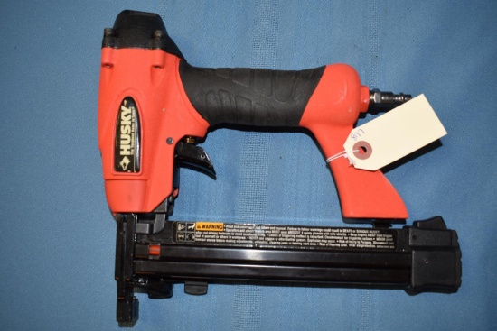 HUSKY 2 IN 1 NAILER