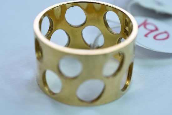 18KT GOLD BAND 5.5 GTW, $550.00 RETAIL VALUE,.SIZE 6