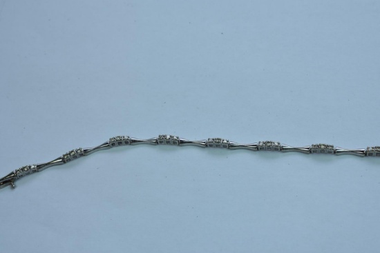 14KT GOLD DIAMOND BRACELET 1CT DIAMOND TW, 7.5 GTW, $795.00 RETAIL VALUE
