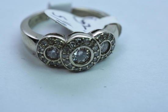 14KT GOLD & DIAMOND RING 1/2 CT DIAMOND TW, 4 GTW, $1595.00 RETAIL VALUE, SIZE  5 /14