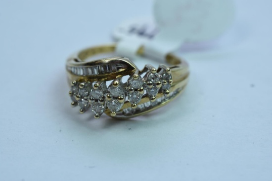 10 KT GOLD & DIAMOND RING 3.5 GTW, $795.00 RETAIL VALUE, SIZE 6  1/2