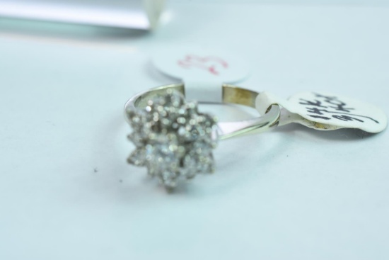 14 KT GOLD & DIAMOND RING 3/4 CT DIAMOND TW, 2.9 GTW, $1095.00 RETAIL VALUE ,SIZE 5 1/2