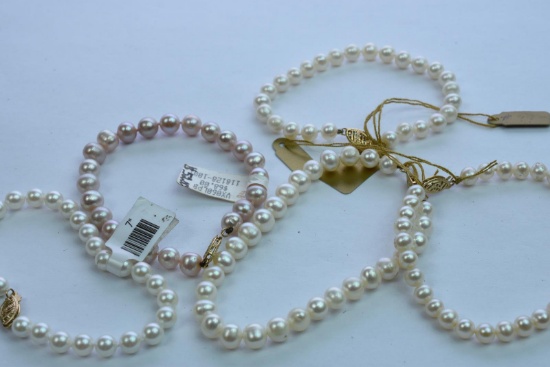 5 PEARL BRACELETS 14KT GOLD CLASP