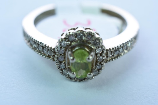10KT GOLD DIAMOND PERIDOT RING 3 GTW, $529.00 RETAIL VALUE, SIZE 6 1/2