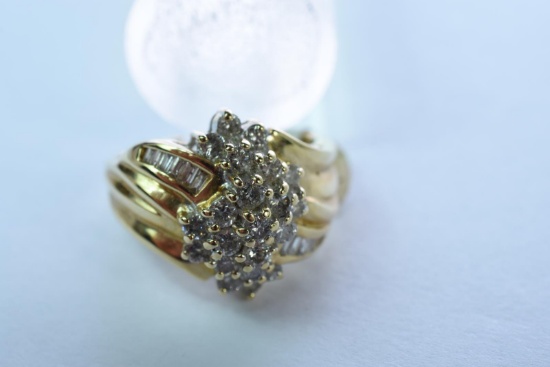 14KT GOLD & DIAMOND RING 6 GTW, $995.00 RETAIL VALUE, SIZE 6 1/2
