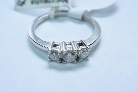 14KT GOLD & DIAMOND RING 1/2 CT DIAMOND TW, 2.7 GTW, $950.00 RETAIL VALUE, SIZE  6 1/2