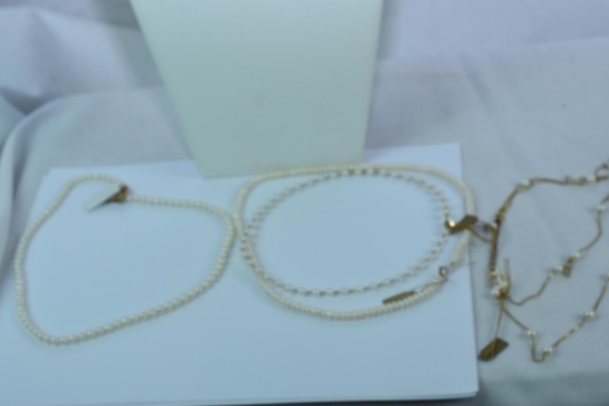 5- PEARL NECKLACES 4- 14KT GOLD CLASP & 1 - 10KT GOLD CLASP