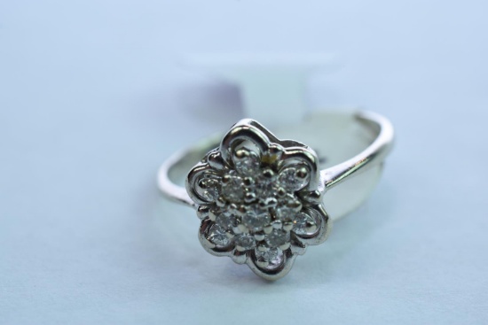 14 KT GOLD & DIAMOND RING 2 GTW, $619.00 RETAIL VALUE , SIZE 5 3/4