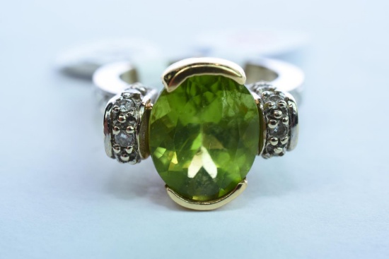 18 KT TWO TONE DIAMOND PERIDOT 11.3 GTW, $7800.00 RETAIL VALUE , SIZE 7