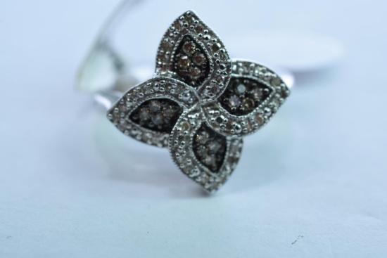 10 KT GOLD & DIAMOND RING 1/2 CT DIAMOND TW, 3.5 GTW, $1047.00 RETAIL VALUE , SIZE 6 3/4