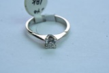 18KT GOLD DIAMOND SOLITAIRE RING .40 CT DIAMOND TW, 3.2 GTW, $1500.00 RETAIL VALUE, SIZE 6 1/2