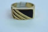 14KT GOLD RING 9 GTW, $399.00 RETAIL VALUE, SIZE 9