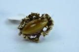 10KT GOLD TIGER EYE RING 5.4 GTW, $399.00 RETAIL VALUE, SIZE 6 1/4