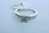 10 KT GOLD & DIAMOND RING 1.8 GTW, $795.00 RETAIL VALUE , SIZE 7