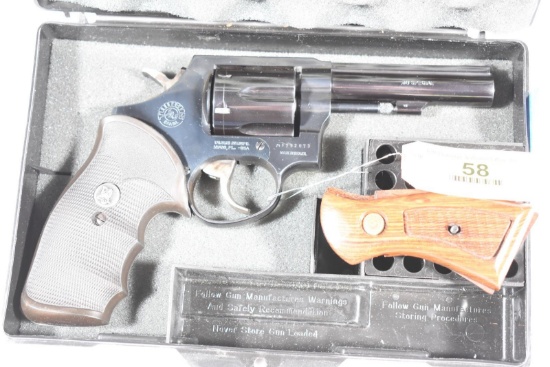 TAURUS 82 38 SPECIAL REVOLVER, SN MF792073, IN BOX WITH EXTRA WOOD GRIPS, USED,  B33-P9