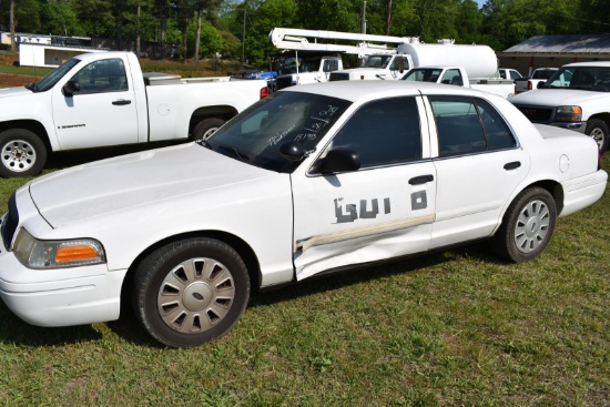 2008 FORD CROWN VIC TOWED  2FAFP71V48X119004,  MILEAGE 151913 CONDITION UNKNOWN