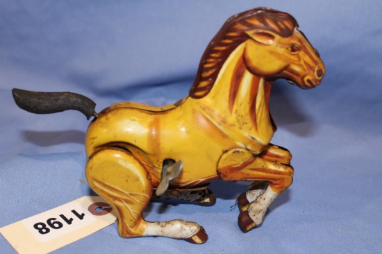 DAIYA WIND UP HORSE, WIND UP DOESN'T WORK PROPERLY