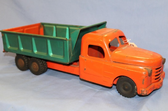 STRUCTO HYDRAULICALLY OPERATED DUMP TRUCK,