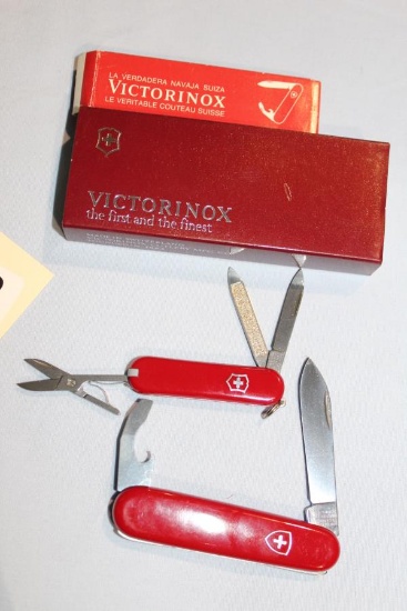 VICTORINOX SWISS KNIVES IN BOXES